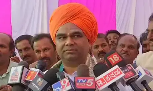 ಪ್ರಹ್ಲಾದ್ ಜೋಶಿಯು ಕೆಲ ಮಠಾಧೀಶರನ್ನು  ಬೆದರಿಸಿ ನನ್ನ ವಿರುದ್ಧ ಹೇಳಿಕೆ ಕೊಡಿಸುತ್ತಿದ್ದಾರೆ : ದಿಂಗಾಲೇಶ್ವರ ಸ್ವಾಮೀಜಿ