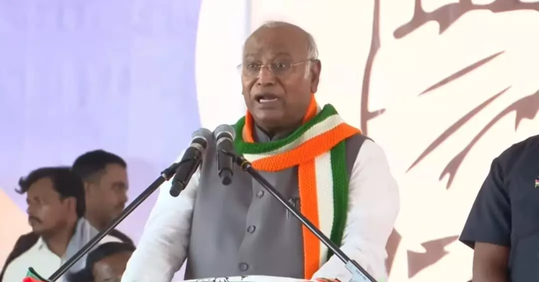 ಮೋದಿ ತಮ್ಮ ʼಗ್ಯಾರಂಟಿʼ ಏನು ಎಂಬುದನ್ನು ಮೊದಲು ಜನರಿಗೆ ತಿಳಿಸಲಿ : ಮಲ್ಲಿಕಾರ್ಜುನ ಖರ್ಗೆ