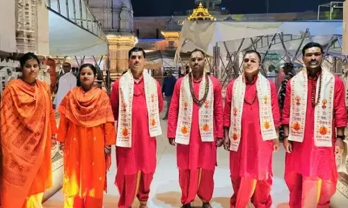 ಕಾಶಿ ದೇವಾಲಯದಲ್ಲಿ ಪೊಲೀಸರಿಗೆ ಅರ್ಚಕರ ದಿರಿಸು: ಅಖಿಲೇಶ್ ಯಾದವ್ ಖಂಡನೆ