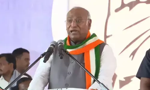 ಮೋದಿ ತಮ್ಮ ʼಗ್ಯಾರಂಟಿʼ ಏನು ಎಂಬುದನ್ನು ಮೊದಲು ಜನರಿಗೆ ತಿಳಿಸಲಿ : ಮಲ್ಲಿಕಾರ್ಜುನ ಖರ್ಗೆ