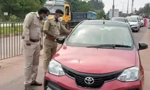 ಮಡಿಕೇರಿ | ದಾಖಲೆ ಇಲ್ಲದೆ ಸಾಗಿಸುತ್ತಿದ್ದ 95,500 ಸಾವಿರ ರೂ. ನಗದು ವಶಕ್ಕೆ