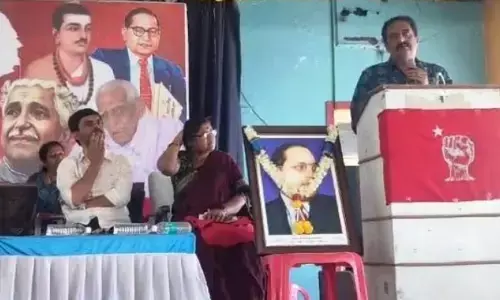 ಹೆಣ್ಣು ಮಕ್ಕಳ ಬಗ್ಗೆ ಅವಹೇಳನಕಾರಿಯಾಗಿ ಮಾತನಾಡಿರುವ ಕುಮಾರಸ್ವಾಮಿ ʼದಾರಿತಪ್ಪಿದ ಮಗʼ : ನಟ ಪ್ರಕಾಶ್‍ ರಾಜ್