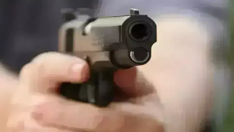 ಅಮೆರಿಕದಲ್ಲಿ ಶೂಟೌಟ್: ಪೊಲೀಸ್ ಸಹಿತ ಇಬ್ಬರ ಸಾವು ಅಮೆರಿಕದಲ್ಲಿ ಶೂಟೌಟ್: ಪೊಲೀಸ್ ಸಹಿತ ಇಬ್ಬರ ಸಾವು