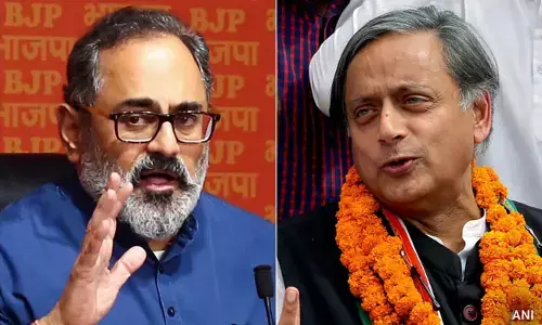 ರಾಜೀವ್ ಚಂದ್ರಶೇಖರ್ ವಿರುದ್ಧ ಮತಕ್ಕೆ ಹಣ ಆರೋಪ | ಶಶಿ ತರೂರ್ ಗೆ ಕಠಿಣ ಎಚ್ಚರಿಕೆ ನೀಡಿದ ಚುನಾವಣಾ ಆಯೋಗ