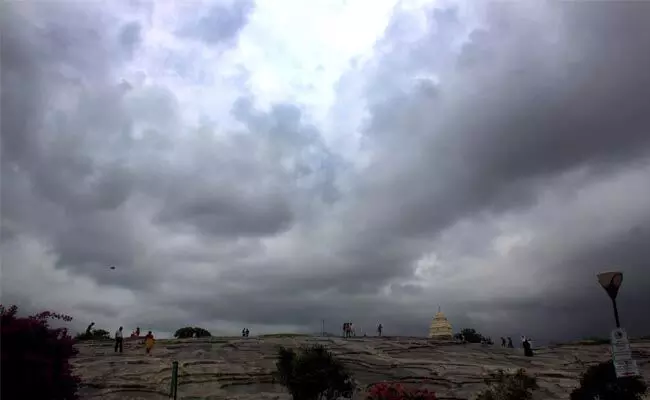 ರಾಜ್ಯದ ಕೆಲ ಜಿಲ್ಲೆಗಳಲ್ಲಿ ಮಳೆಯಾಗುವ ಸಾಧ್ಯತೆ : ಹವಾಮಾನ ಇಲಾಖೆ