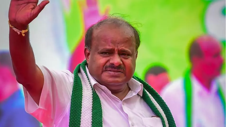 ಮಹಿಳೆಯರ ಕುರಿತ ಹೇಳಿಕೆ | ಎಚ್‌ಡಿಕೆಗೆ ರಾಜ್ಯ ಮಹಿಳಾ ಆಯೋಗ ನೀಡಿದ್ದ ನೋಟಿಸ್ ಗೆ ಹೈಕೋರ್ಟ್ ತಡೆ