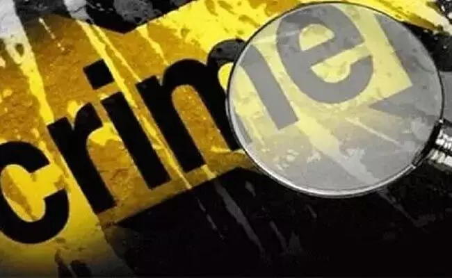 ಬೆಂಗಳೂರು | ತಲೆಯ ಮೇಲೆ ಇಟ್ಟಿಗೆ ಎತ್ತಿಹಾಕಿ ಕೊರಿಯರ್ ಬಾಯ್ ಹತ್ಯೆ! ಬೆಂಗಳೂರು | ತಲೆಯ ಮೇಲೆ ಇಟ್ಟಿಗೆ ಎತ್ತಿಹಾಕಿ ಕೊರಿಯರ್ ಬಾಯ್ ಹತ್ಯೆ!