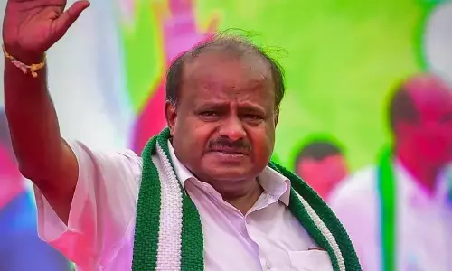 ಮಹಿಳೆಯರ ಕುರಿತ ಹೇಳಿಕೆ | ಎಚ್‌ಡಿಕೆಗೆ ರಾಜ್ಯ ಮಹಿಳಾ ಆಯೋಗ ನೀಡಿದ್ದ ನೋಟಿಸ್ ಗೆ ಹೈಕೋರ್ಟ್ ತಡೆ