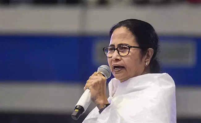 ಬಿಜೆಪಿ ಅನುಕೂಲಕ್ಕೆಂದೇ ಏಳು ಹಂತದ ಮತದಾನ : ಚುನಾವಣಾ ಆಯೋಗದ ವಿರುದ್ಧ ಮಮತಾ ಬ್ಯಾನರ್ಜಿ ಆರೋಪ ಬಿಜೆಪಿ ಅನುಕೂಲಕ್ಕೆಂದೇ ಏಳು ಹಂತದ ಮತದಾನ : ಚುನಾವಣಾ ಆಯೋಗದ ವಿರುದ್ಧ ಮಮತಾ ಬ್ಯಾನರ್ಜಿ ಆರೋಪ