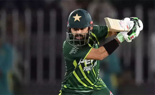 ಟಿ20 ಕ್ರಿಕೆಟ್: ವೇಗವಾಗಿ 3,000 ರನ್ ಪೂರೈಸಿದ ಮುಹಮ್ಮದ್ ರಿಝ್ವಾನ್ ಟಿ20 ಕ್ರಿಕೆಟ್: ವೇಗವಾಗಿ 3,000 ರನ್ ಪೂರೈಸಿದ ಮುಹಮ್ಮದ್ ರಿಝ್ವಾನ್