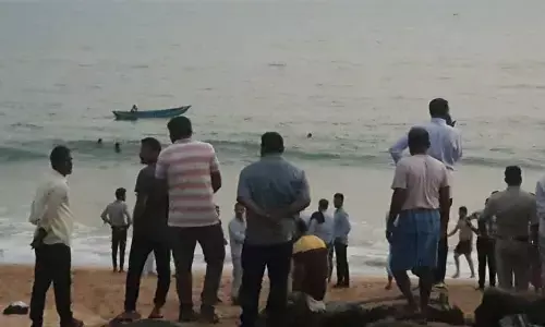 ಭಟ್ಕಳ: ಸಮುದ್ರದಲ್ಲಿ ಮುಳುಗಿ ಬಾಲಕ ಮೃತ್ಯು; ಯುವಕ ನಾಪತ್ತೆ
