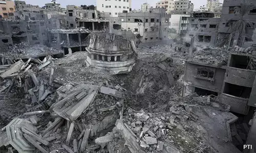 ರಫಾ ಮನೆಯ ಮೇಲೆ ಇಸ್ರೇಲ್ ನಿಂದ ಬಾಂಬ್ | 6 ಮಕ್ಕಳು ಸೇರಿ 10 ಮಂದಿ ಸಾವು