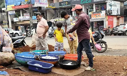 ಉಳ್ಳಾಲ ತಾಲೂಕಿಗೆ ಬೇಕಿದೆ ಸುಸಜ್ಜಿತ ಮೀನು ಮಾರುಕಟ್ಟೆ