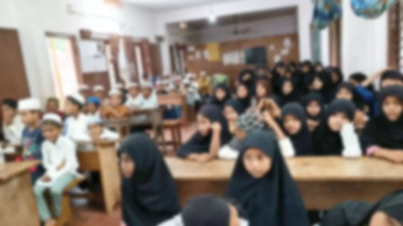 ಲೋಕಸಭೆ ಚುನಾವಣೆ ಹಿನ್ನೆಲೆ: ಎ.26 ರಂದು ಸಮಸ್ತ ಮದ್ರಸಗಳಿಗೆ ರಜೆ ಘೋಷಣೆ ಲೋಕಸಭೆ ಚುನಾವಣೆ ಹಿನ್ನೆಲೆ: ಎ.26 ರಂದು ಸಮಸ್ತ ಮದ್ರಸಗಳಿಗೆ ರಜೆ ಘೋಷಣೆ