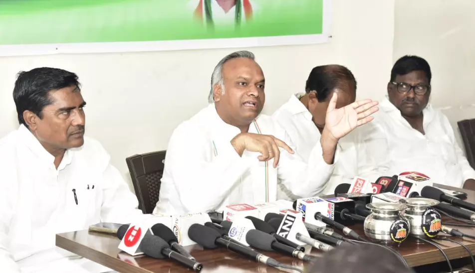 ಮೊದಲ ಹಂತದ ಚುನಾವಣೆ ಬಳಿಕ ಪ್ರಧಾನಿ ಮಾತಿನ ಶೈಲಿಯಲ್ಲಿ ಬದಲಾವಣೆ : ಸಚಿವ ಪ್ರಿಯಾಂಕ್ ಖರ್ಗೆ