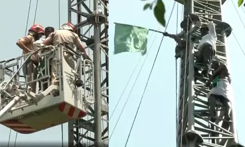 ದಿಲ್ಲಿ: ತಮಿಳುನಾಡು ರೈತರಿಂದ ಟವರ್ ಗಳನ್ನೇರಿ ಮಾನವ ತಲೆಬುರುಡೆಗಳೊಂದಿಗೆ ಪ್ರತಿಭಟನೆ