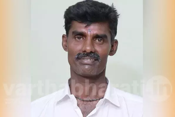 ಸುಳ್ಯ: ಜೀಪ್-ಬೈಕ್ ಢಿಕ್ಕಿ; ಸವಾರ ಮೃತ್ಯು ಸುಳ್ಯ: ಜೀಪ್-ಬೈಕ್ ಢಿಕ್ಕಿ; ಸವಾರ ಮೃತ್ಯು