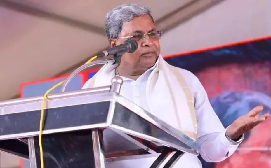 ರಾಜ್ಯದ ಜನರ ತೆರಿಗೆ ಹಣಕ್ಕಾದ ದ್ರೋಹವನ್ನು ಸಮರ್ಥಿಸಿದ ಜೋಶಿಯನ್ನು ಸೋಲಿಸಲೇಬೇಕು : ಸಿಎಂ ಸಿದ್ದರಾಮಯ್ಯ ರಾಜ್ಯದ ಜನರ ತೆರಿಗೆ ಹಣಕ್ಕಾದ ದ್ರೋಹವನ್ನು ಸಮರ್ಥಿಸಿದ ಜೋಶಿಯನ್ನು ಸೋಲಿಸಲೇಬೇಕು : ಸಿಎಂ ಸಿದ್ದರಾಮಯ್ಯ