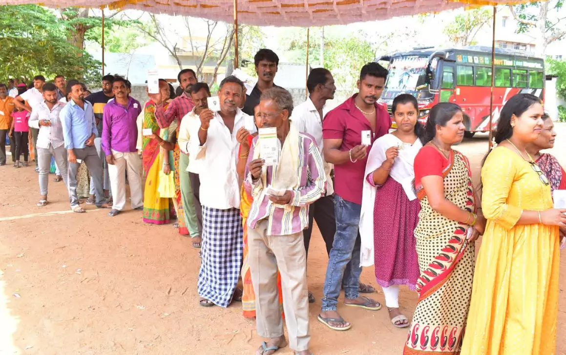 ಪ್ರತಿಷ್ಠಿತ ಕ್ಷೇತ್ರ ಮಂಡ್ಯದಲ್ಲಿ ದಾಖಲೆಯ ಶಾಂತಿಯುತ ಮತದಾನ ಪ್ರತಿಷ್ಠಿತ ಕ್ಷೇತ್ರ ಮಂಡ್ಯದಲ್ಲಿ ದಾಖಲೆಯ ಶಾಂತಿಯುತ ಮತದಾನ