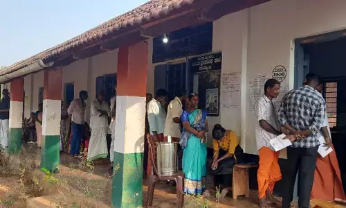 ವಿಟ್ಲ: ಇವಿಎಂ ನಲ್ಲಿ ತಾಂತ್ರಿಕ ದೋಷ; ಮತದಾನಕ್ಕೆ ಅಡಚಣೆ