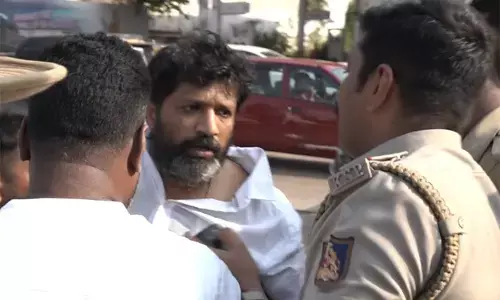 ಮಂಗಳೂರು: ಮತಗಟ್ಟೆಯಲ್ಲಿ ಬಿಜೆಪಿ ಕಾರ್ಯಕರ್ತರ ಗೂಂಡಾಗಿರಿ; ಪೊಲೀಸ್ ಇನ್ಸ್ ಪೆಕ್ಟರ್, ಮಾಧ್ಯಮದ ಜೊತೆ ಅನುಚಿತ ವರ್ತನೆ