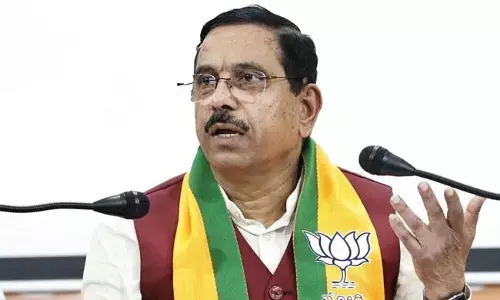 ಕಾಂಗ್ರೆಸ್ಸಿಗರಿಗೆ ಚೊಂಬು ಹಿಡಿದು ಅಡ್ಡಾಡೋದು ಅಭ್ಯಾಸವಾಗಿದೆ : ಪ್ರಹ್ಲಾದ್‌ ಜೋಶಿ