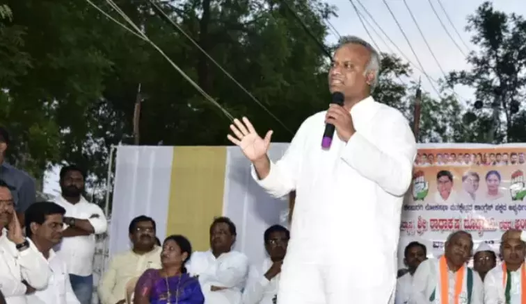 ʼಗ್ಯಾರಂಟಿʼ ಯೋಜನೆಗಳನ್ನು ಸ್ಥಗಿತಗೊಳಿಸಲು ಬಿಜೆಪಿಯಿಂದ ಹುನ್ನಾರ : ಸಚಿವ ಪ್ರಿಯಾಂಕ್ ಖರ್ಗೆ ʼಗ್ಯಾರಂಟಿʼ ಯೋಜನೆಗಳನ್ನು ಸ್ಥಗಿತಗೊಳಿಸಲು ಬಿಜೆಪಿಯಿಂದ ಹುನ್ನಾರ : ಸಚಿವ ಪ್ರಿಯಾಂಕ್ ಖರ್ಗೆ