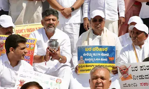 ಬರ ಪರಿಹಾರ ನೀಡುವಲ್ಲಿ ಕೇಂದ್ರದಿಂದ ಅನ್ಯಾಯ; ರಾಜ್ಯ ಸರ್ಕಾರದಿಂದ ಪ್ರತಿಭಟನೆ