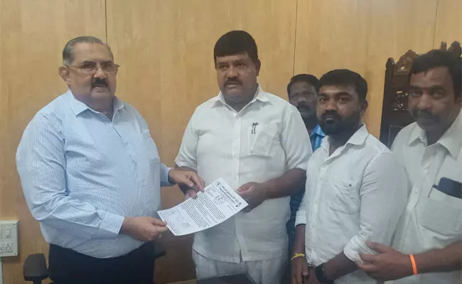 ಪ್ರಜ್ವಲ್‌ ವಿದೇಶಕ್ಕೆ ಪರಾರಿಯಾಗಲು  ಬಿಜೆಪಿ ರಾಜ್ಯಾಧ್ಯಕ್ಷ ಬಿ.ವೈ.ವಿಜಯೇಂದ್ರ, ಕೇಂದ್ರ ಸರಕಾರ ಮುಖ್ಯ ಕಾರಣ: ವಿ.ಮನೋಹರ್ ಆರೋಪ