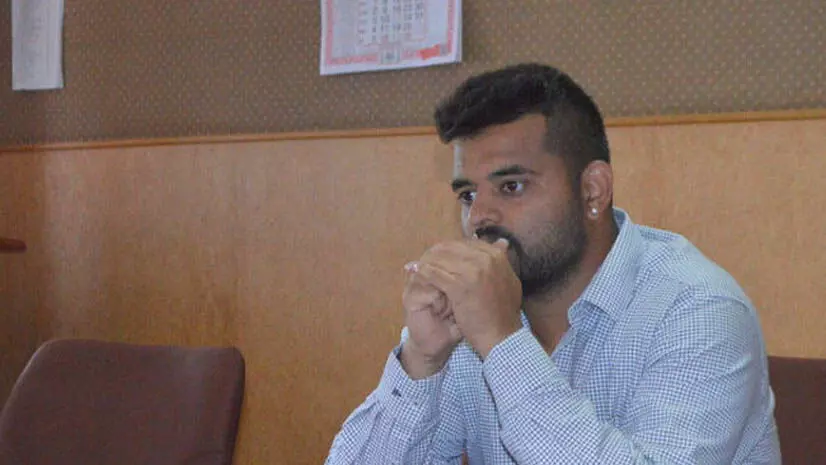 ಅಶ್ಲೀಲ ವಿಡಿಯೋ ಪ್ರಕರಣ; ಜೆಡಿಎಸ್ ಪಕ್ಷದಿಂದ ಪ್ರಜ್ವಲ್ ರೇವಣ್ಣ ಅಮಾನತು ಅಶ್ಲೀಲ ವಿಡಿಯೋ ಪ್ರಕರಣ; ಜೆಡಿಎಸ್ ಪಕ್ಷದಿಂದ ಪ್ರಜ್ವಲ್ ರೇವಣ್ಣ ಅಮಾನತು