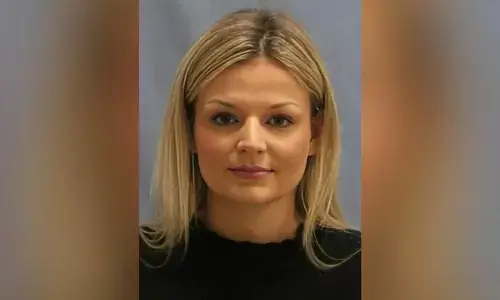 ಹದಿಹರೆಯದ ವಿದ್ಯಾರ್ಥಿಗೆ ಲೈಂಗಿಕ ಕಿರುಕುಳ: ಶಿಕ್ಷಕಿ ಬಂಧನ