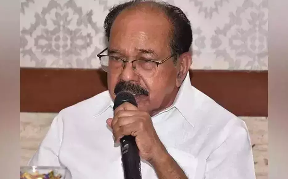 ಪ್ರಜ್ವಲ್  ಪ್ರಕರಣ | ದೇವೇಗೌಡರ ಕುಟುಂಬ ರಾಜಕೀಯದಿಂದ ಹಿಂದೆ ಸರಿಯಬೇಕು : ವೀರಪ್ಪ ಮೊಯ್ಲಿ