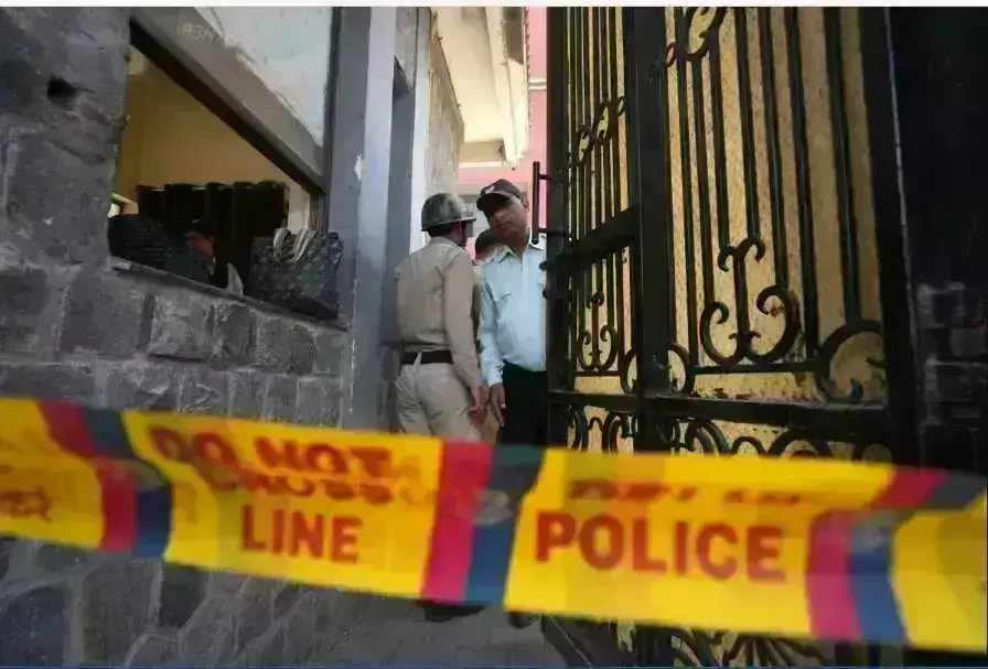 ದಿಲ್ಲಿ ಶಾಲೆಗಳಿಗೆ ಹುಸಿ ಬಾಂಬ್ ಬೆದರಿಕೆ | ಪೋಷಕರಿಗೆ ಭೀತಿ; ಎರಡನೆ ದಿನವೂ ವಿರಳ ಹಾಜರಾತಿ