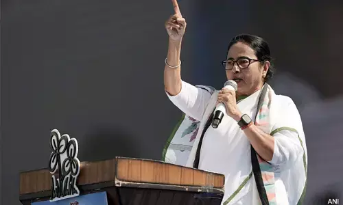 ಪಶ್ಚಿಮ ಬಂಗಾಳ ರಾಜ್ಯಪಾಲರಿಂದ ರಾಜಭವನದ ಮಹಿಳಾ ಉದ್ಯೋಗಿ ಜೊತೆ ಅನುಚಿತ ವರ್ತನೆ : ಮಮತಾ ಬ್ಯಾನರ್ಜಿ ಆರೋಪ