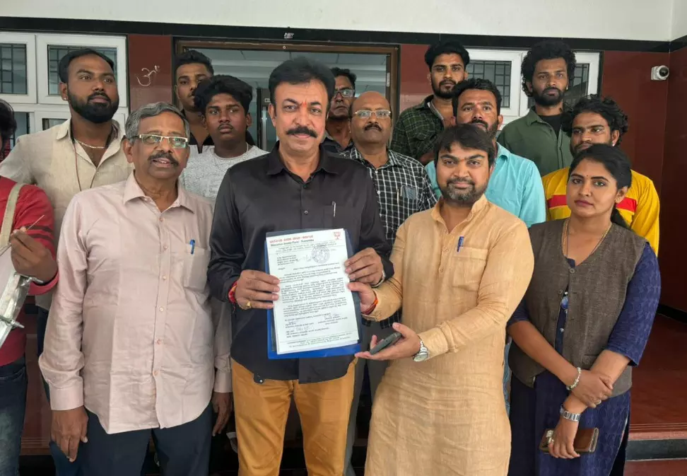 ಕಲಾವಿದರು, ಪ್ರಧಾನಿಗೆ ಅವಮಾನ : ಸಿಎಂ ವಿರುದ್ಧ ಬಿಜೆಪಿ ದೂರು