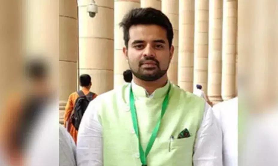 ಪ್ರಜ್ವಲ್ ರೇವಣ್ಣ ಪ್ರಕರಣ | ಎಸ್ಐಟಿ ತಂಡಕ್ಕೆ ಹೆಚ್ಚುವರಿಯಾಗಿ 8 ಮಂದಿ ಅಧಿಕಾರಿಗಳ ನೇಮಕ ಪ್ರಜ್ವಲ್ ರೇವಣ್ಣ ಪ್ರಕರಣ | ಎಸ್ಐಟಿ ತಂಡಕ್ಕೆ ಹೆಚ್ಚುವರಿಯಾಗಿ 8 ಮಂದಿ ಅಧಿಕಾರಿಗಳ ನೇಮಕ