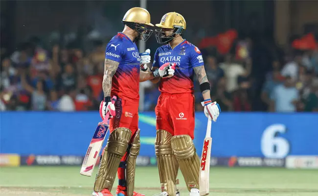 ನಾಯಕ ಡುಪ್ಲೆಸಿಸ್ ಸ್ಫೋಟಕ ಬ್ಯಾಟಿಂಗ್: ಗುಜರಾತ್ ವಿರುದ್ಧ RCB ಗೆ 4 ವಿಕೆಟ್ ಜಯ ನಾಯಕ ಡುಪ್ಲೆಸಿಸ್ ಸ್ಫೋಟಕ ಬ್ಯಾಟಿಂಗ್: ಗುಜರಾತ್ ವಿರುದ್ಧ RCB ಗೆ 4 ವಿಕೆಟ್ ಜಯ