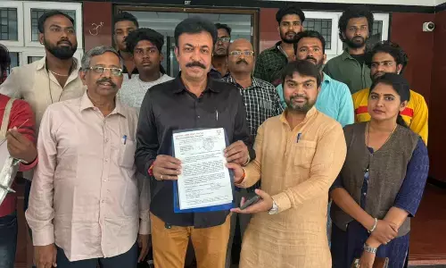 ಕಲಾವಿದರು, ಪ್ರಧಾನಿಗೆ ಅವಮಾನ : ಸಿಎಂ ವಿರುದ್ಧ ಬಿಜೆಪಿ ದೂರು