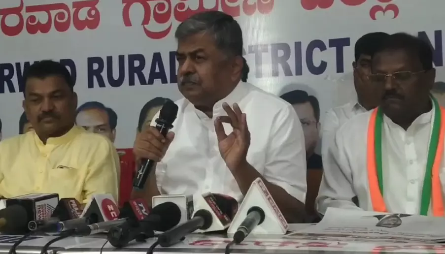 ಗುಜರಾತಿನಲ್ಲಿ ಮುಸ್ಲಿಮರು ಮೀಸಲಾತಿ ಪಡೆಯುತ್ತಿರುವುದು ಮೋದಿ ಗಮನಕ್ಕೆ ಬರಲಿಲ್ಲವೇ?: ಬಿ.ಕೆ.ಹರಿಪ್ರಸಾದ್