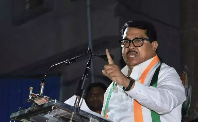 ಕರ್ಕರೆ ಸಾವಿನ ಕುರಿತ ಹೇಳಿಕೆ | ವಡೆಟ್ಟಿವಾರ್ ವಿರುದ್ಧ ಕ್ರಮಕ್ಕೆ ಚುನಾವಣಾ ಆಯೋಗಕ್ಕೆ ಬಿಜೆಪಿ ಆಗ್ರಹ ಕರ್ಕರೆ ಸಾವಿನ ಕುರಿತ ಹೇಳಿಕೆ | ವಡೆಟ್ಟಿವಾರ್ ವಿರುದ್ಧ ಕ್ರಮಕ್ಕೆ ಚುನಾವಣಾ ಆಯೋಗಕ್ಕೆ ಬಿಜೆಪಿ ಆಗ್ರಹ