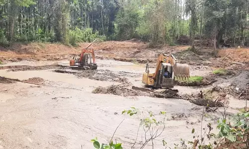 ಹೂಳು ತುಂಬಿದ್ದ ಅಲುಂಬುಡ ಕೆರೆಯ ಕಾಯಕಲ್ಪಕ್ಕೆ ನಿರ್ಧಾರ