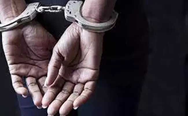 ರಶ್ಯ : ಕಳ್ಳತನದ ಆರೋಪದಲ್ಲಿ ಅಮೆರಿಕದ ಯೋಧನ ಬಂಧನ ರಶ್ಯ : ಕಳ್ಳತನದ ಆರೋಪದಲ್ಲಿ ಅಮೆರಿಕದ ಯೋಧನ ಬಂಧನ