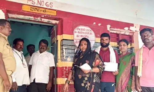 ಹಾವೇರಿ: : ಮನೆಯ ಯಜಮಾನನ್ನು ಕಳೆದುಕೊಂಡ ದುಃಖದ ನಡುವೆಯೂ ಮತ ಚಲಾಯಿಸಿ ಮಾದರಿಯಾದ ಕುಟುಂಬ