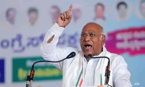 ಚುನಾವಣಾ ಆಯೋಗ ಬಿಡುಗಡೆ ಮಾಡಿರುವ ಮತದಾನದ ದತ್ತಾಂಶಗಳಲ್ಲಿ ವ್ಯತ್ಯಾಸ: ಇಂಡಿಯಾ ಮೈತ್ರಿಕೂಟದ ನಾಯಕರಿಗೆ ಪತ್ರ ಬರೆದ ಖರ್ಗೆ