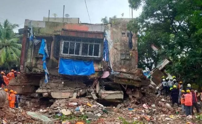 ಹೈದರಾಬಾದ್‌: ಭಾರೀ ಮಳೆಗೆ ತಡೆಗೋಡೆ ಕುಸಿದು 7 ಮಂದಿ ಮೃತ್ಯು