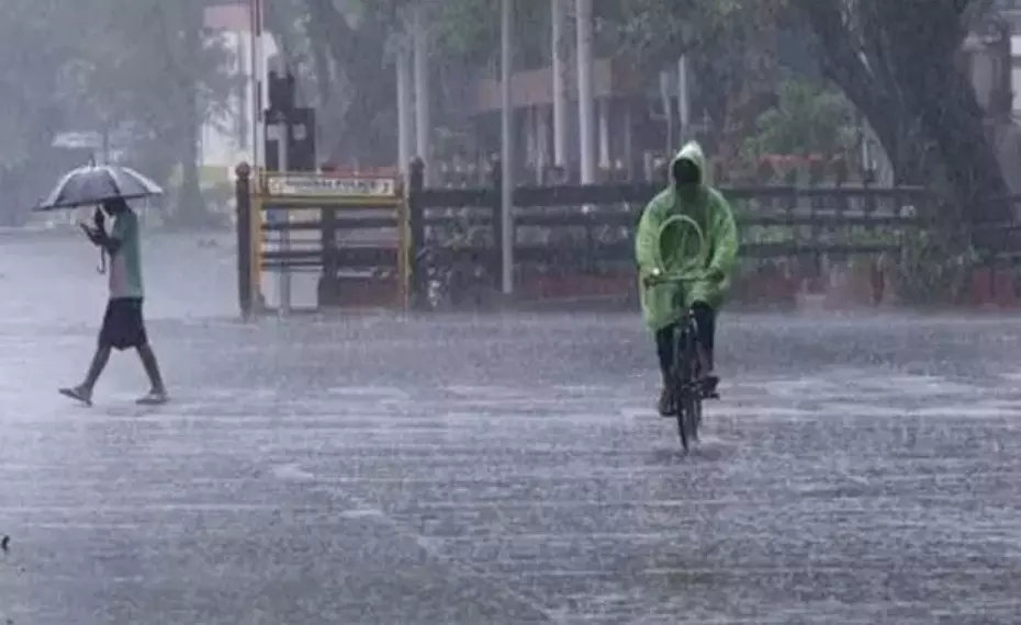 ಬೆಂಗಳೂರಿನಲ್ಲಿ ಮುಂದುವರೆದ ಮಳೆ, ಅವಾಂತರ ಸೃಷ್ಟಿ