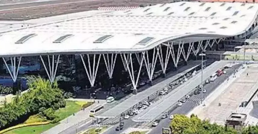 ಬೆಂಗಳೂರು | ವಿಮಾನ ನಿಲ್ದಾಣದ ಇ-ಮೇಲ್‍ಗೆ ಹುಸಿ ಬಾಂಬ್ ಬೆದರಿಕೆ ಕರೆ : ಪ್ರಕರಣ ದಾಖಲು