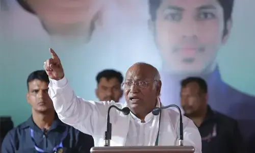 ಮತದಾನ ಪ್ರಮಾಣ ಕುರಿತು ಆರೋಪ | ಖರ್ಗೆಗೆ ಚುನಾವಣಾ ಆಯೋಗದ ಎಚ್ಚರಿಕೆ