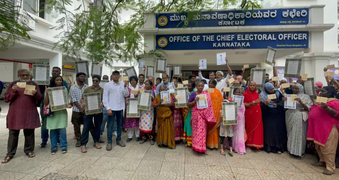 ಚುನಾವಣಾ ಆಯೋಗದ ನಿಷ್ಕ್ರಿಯತೆ ವಿರುದ್ಧ ಅಂಚೆ ಪತ್ರ ಅಭಿಯಾನ ಚುನಾವಣಾ ಆಯೋಗದ ನಿಷ್ಕ್ರಿಯತೆ ವಿರುದ್ಧ ಅಂಚೆ ಪತ್ರ ಅಭಿಯಾನ