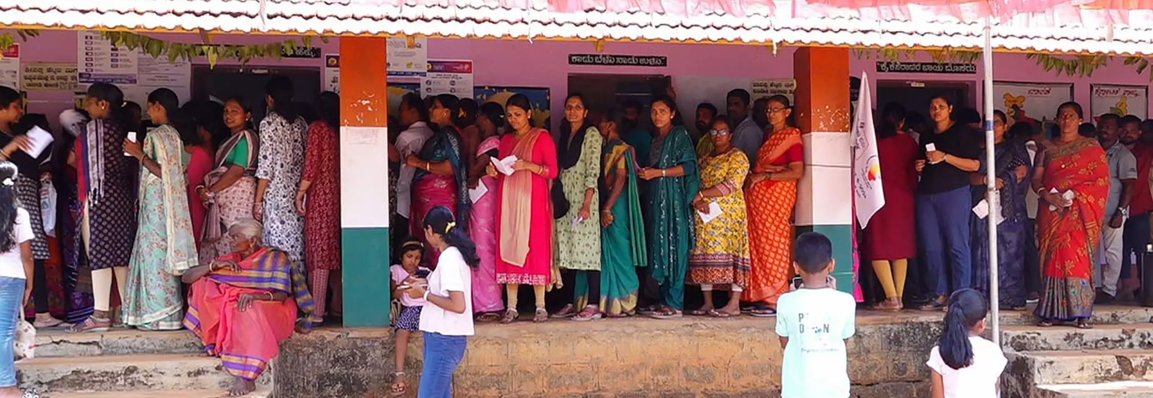 ಉಡುಪಿ ಜಿಲ್ಲೆಯ 4 ಕ್ಷೇತ್ರಗಳಲ್ಲಿ ಮಹಿಳೆಯರಿಂದ ಅಧಿಕ ಮತದಾನ ಉಡುಪಿ ಜಿಲ್ಲೆಯ 4 ಕ್ಷೇತ್ರಗಳಲ್ಲಿ ಮಹಿಳೆಯರಿಂದ ಅಧಿಕ ಮತದಾನ